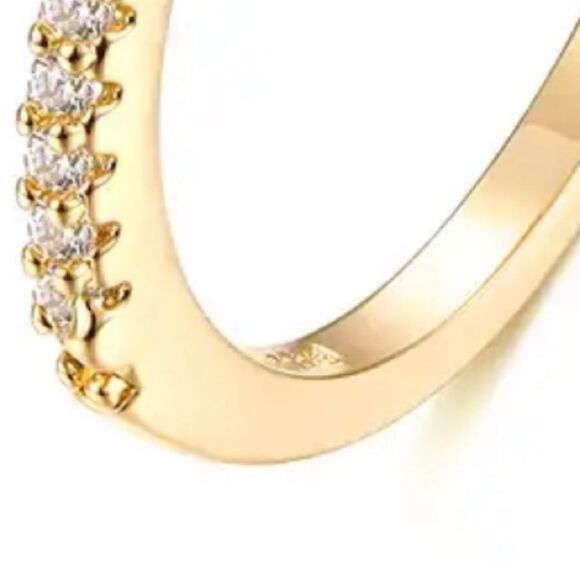 Gold  925 Sterling Silver Diamond CZ Minimalist Band  Ring New in Gift Box - Picture 2 of 2
